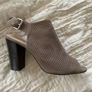 Tahari Margaret Open Toe Sandal Heel